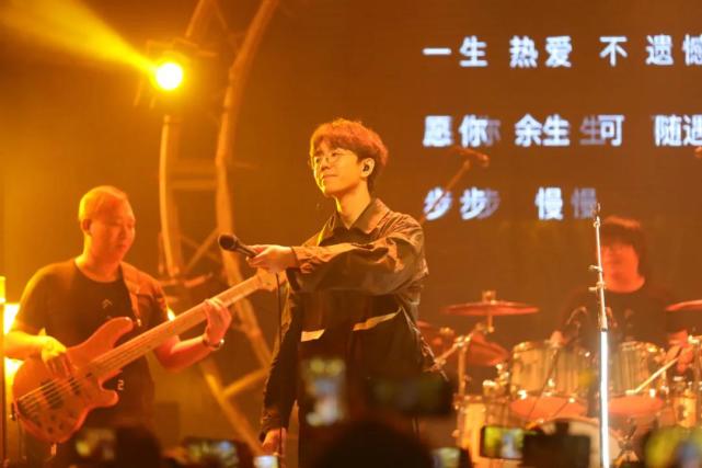 搜一下歌曲的名字_四个字歌曲名_歌曲名字