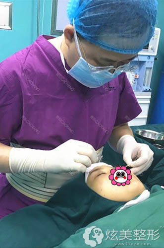 双眼皮定位后怎么护理_六点定位双眼皮术后_双眼术皮定位点后多久能好