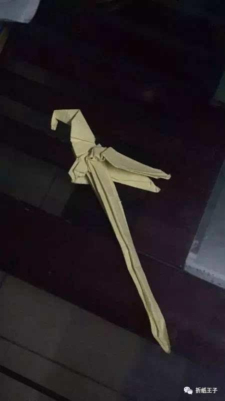如何用纸做可发射的弓_大神用纸做可发射的弓_折纸可发射弓