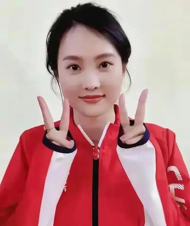 赵丽娜男友身份成谜，帅气才华兼备，与她甜蜜旅行引关注