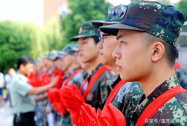 义务兵有持枪证吗_义务兵可以持枪吗_两年义务兵能摸几次枪