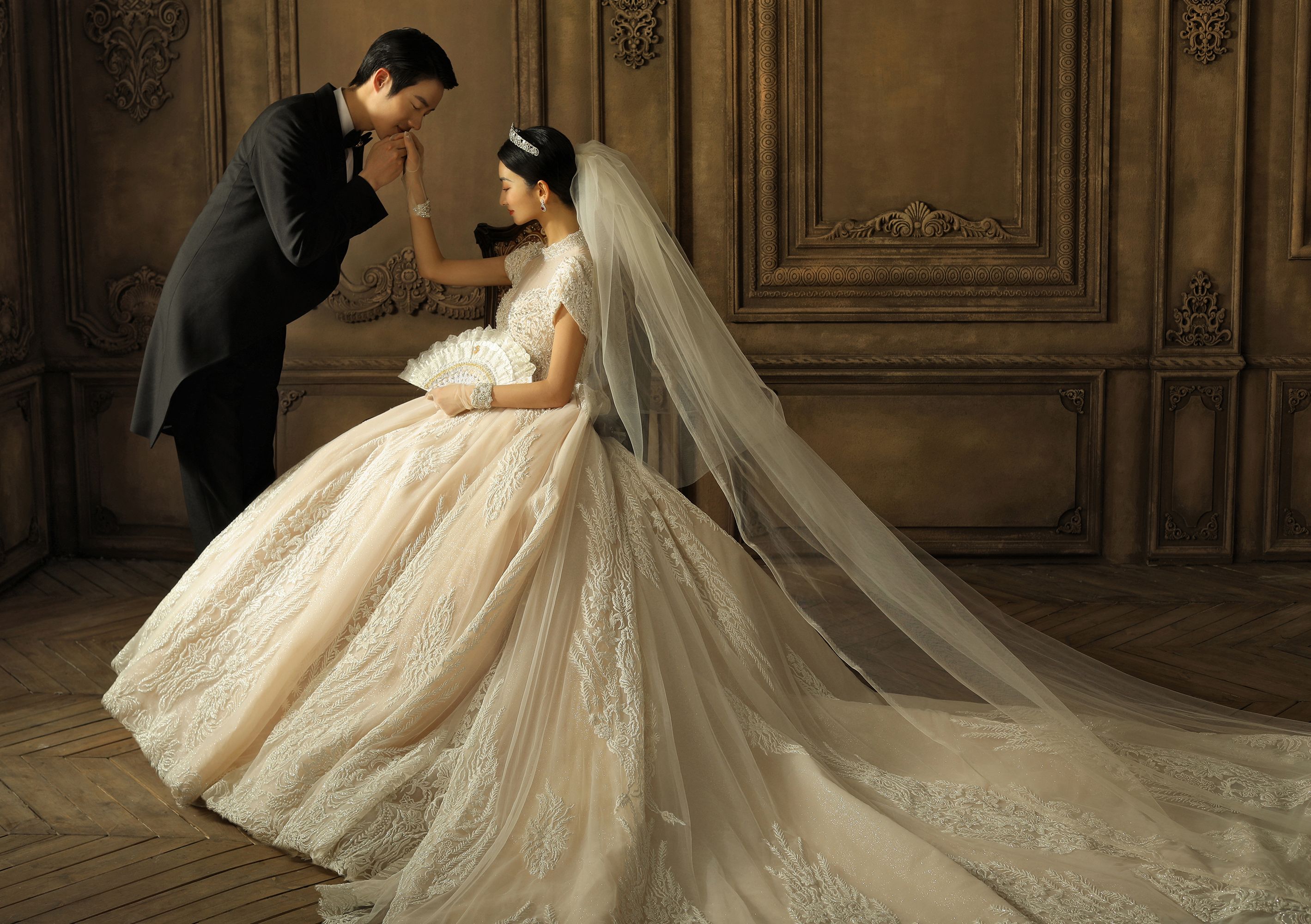婚纱选套照衣服怎么选_婚纱照五套衣服怎么选_婚纱选套照衣服要多少钱