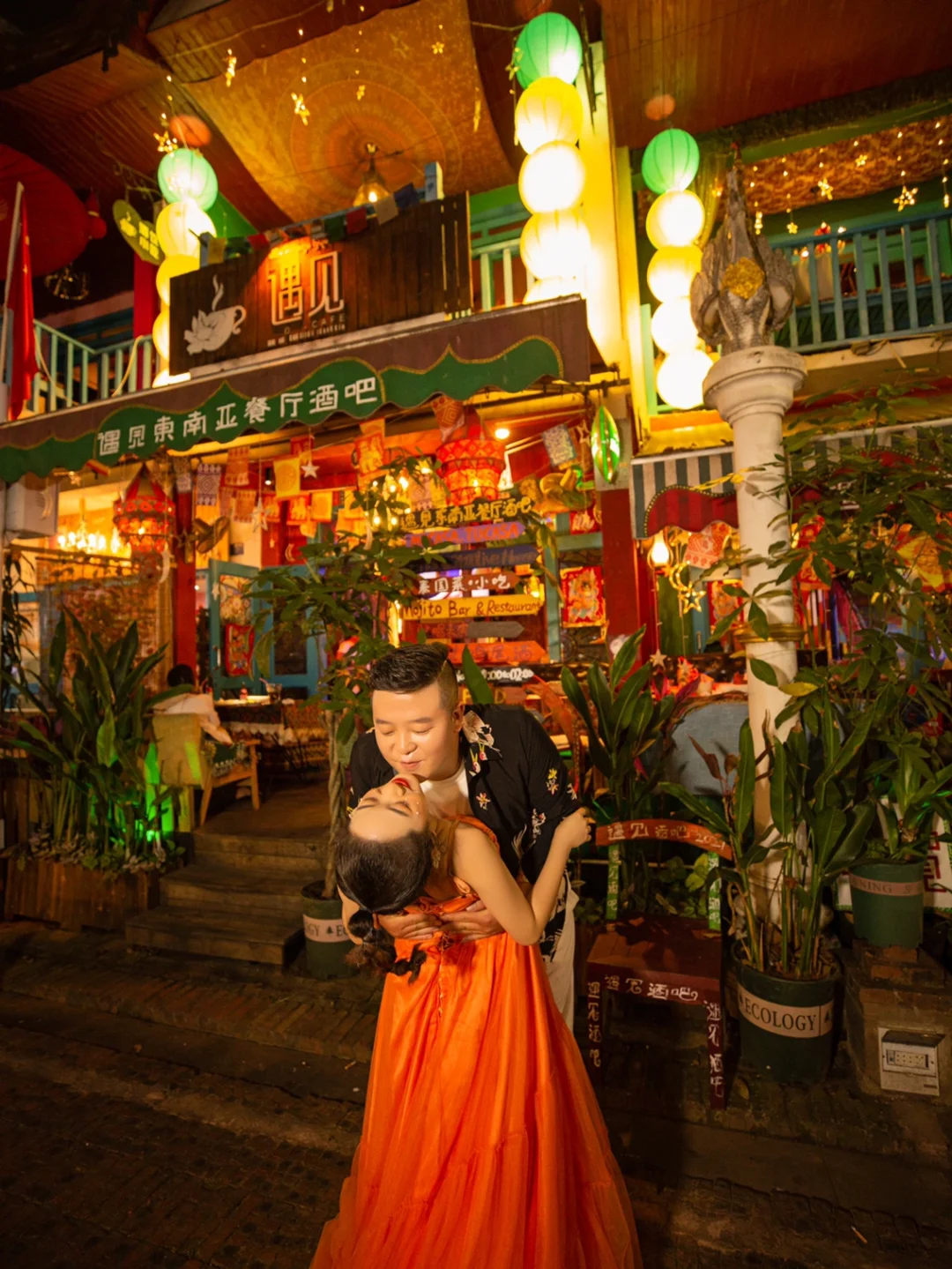 婚纱选套照衣服要多少钱_婚纱照五套衣服怎么选_婚纱选套照衣服怎么选