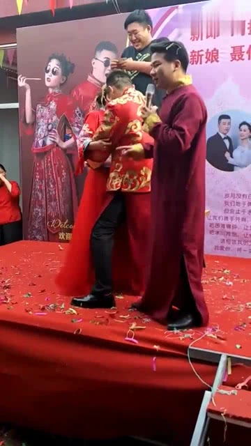 新郎新娘互动游戏,浪漫瞬间尽收眼底